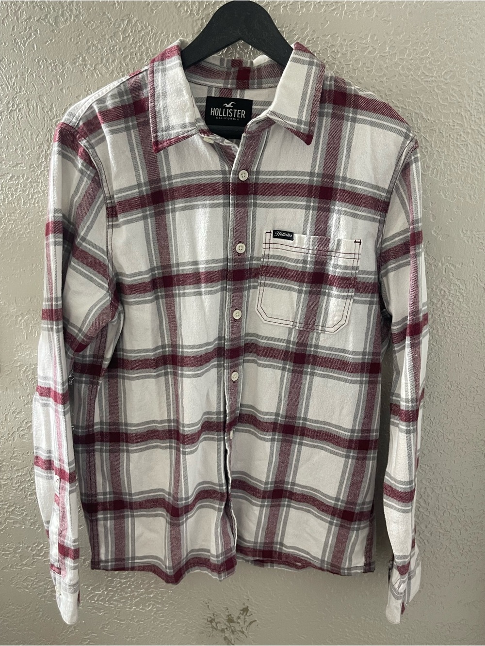 Hollister Men's White/Maroon Flannel Plaid Button-Down Long Sleeve Shirt Medium